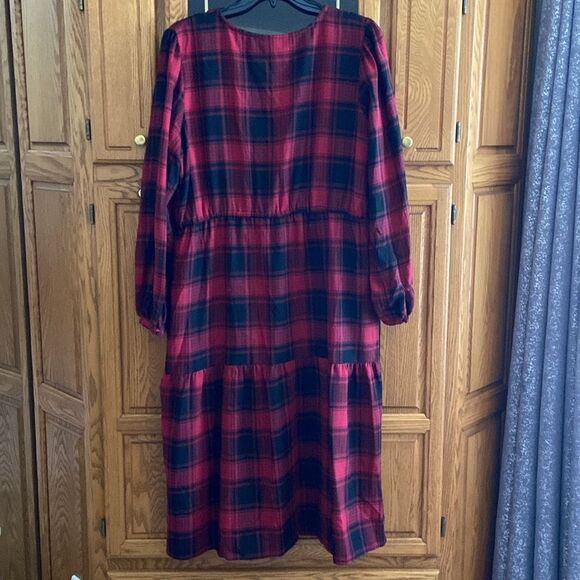 Knox Rose Festive Holiday Christmas Ruby Plaid Black V-neck Button Front Dress - Picture 2 of 11